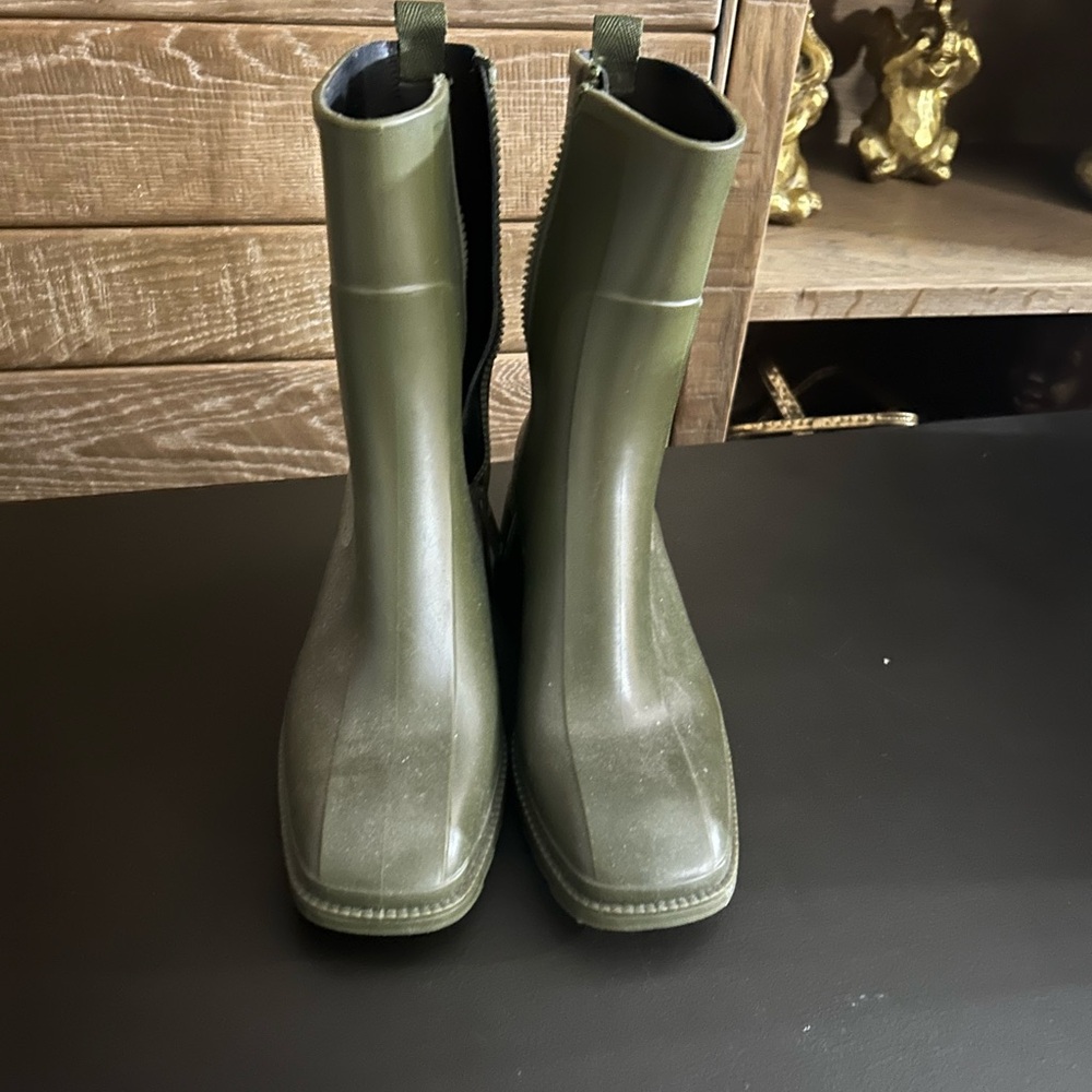 Green Waterproof Boots